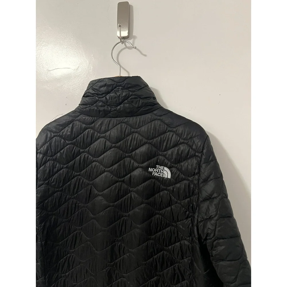 The North Face Women's Quilted Thermoball Eco Insulated‎ Jacket - Black - Picture 7 of 7